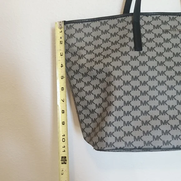 Michael Kors Tote Bag - Picture 7 of 7